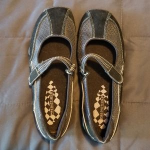 Predictions Black Mary Janes sz 8